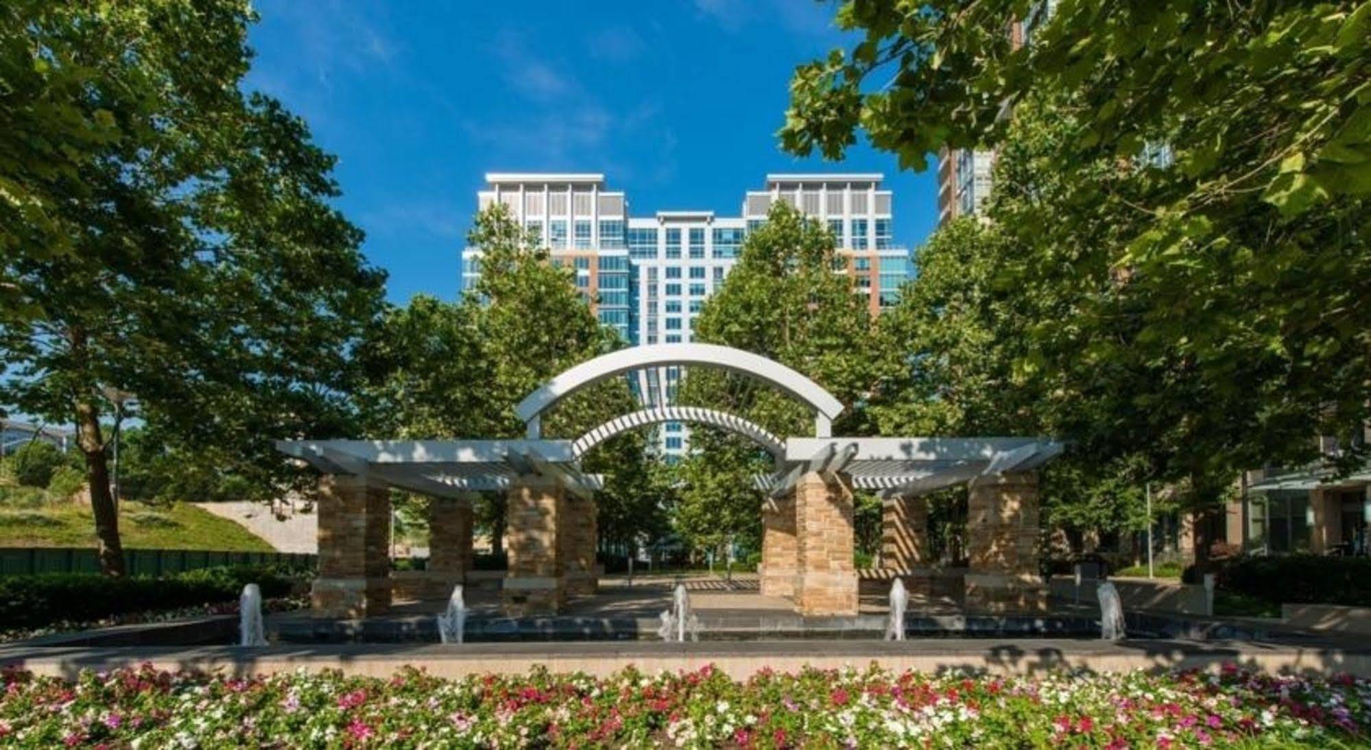 Ovation At Park Crest By Bridgestreet Hotel Tysons Corner Exterior photo